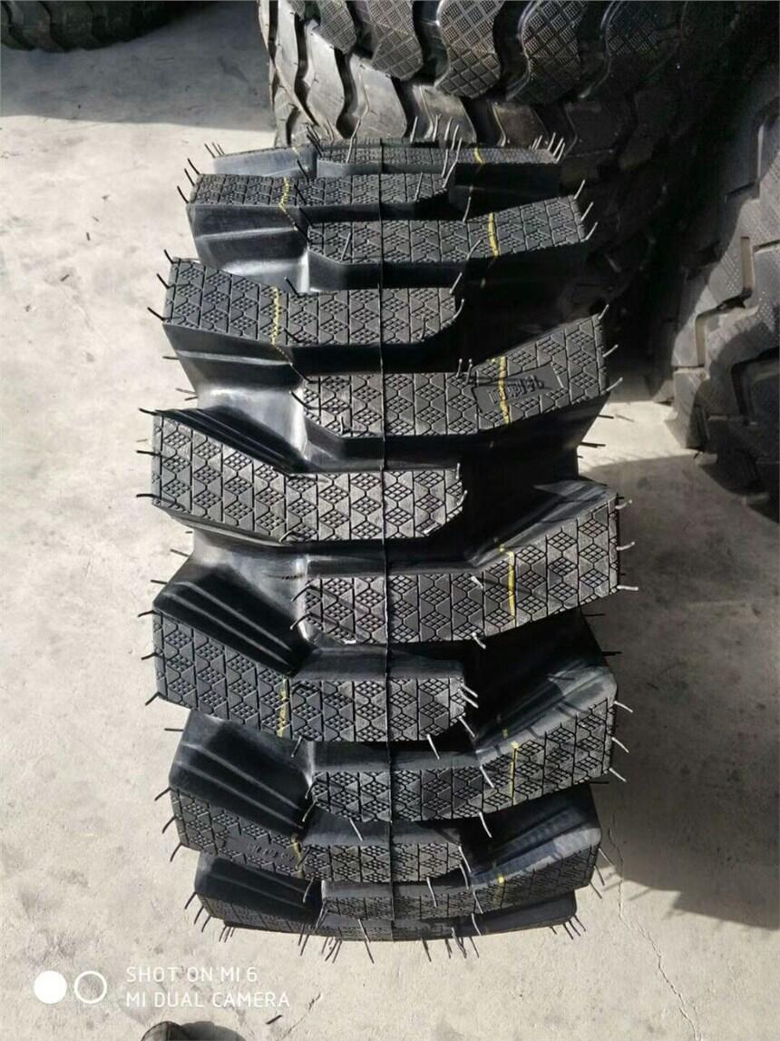 鏟車耐扎半實(shí)心加深花紋裝載機(jī)輪胎20.5/70-16含內(nèi)胎