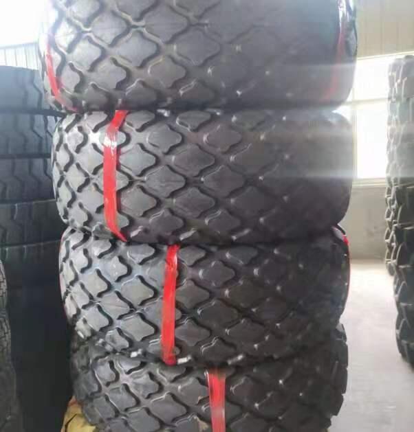半鋼絲工程自卸車輪胎18.4-25含內(nèi)胎鋼圈菠蘿花紋