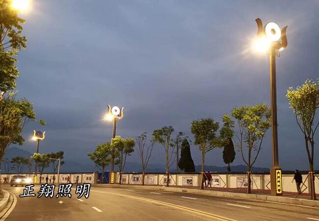正翔照明研發(fā)創(chuàng)新聽(tīng)得懂指令的智慧路燈