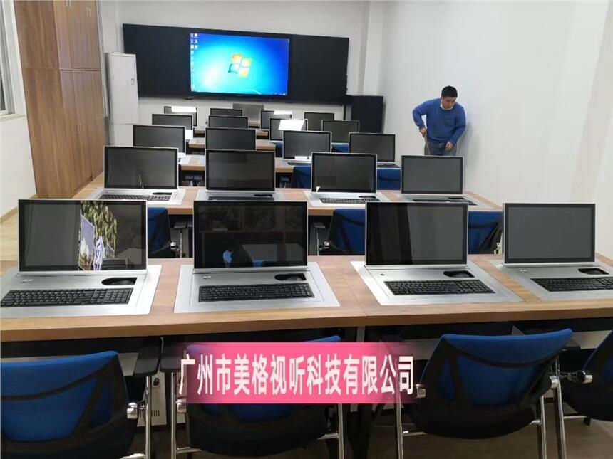 美格無(wú)紙化會(huì)議翻轉(zhuǎn)一體機(jī)