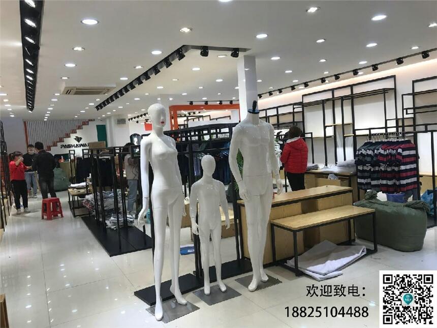 貴州服裝店上墻貨架 KM服裝店裝修貨架 熱風貨架