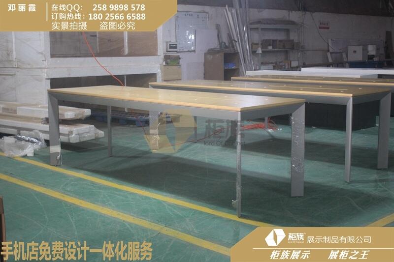 驚顏公布華為3.6手機專營店體驗臺生產(chǎn)基地