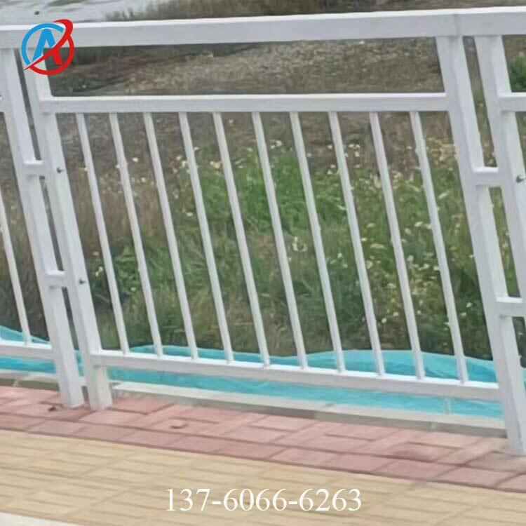 甲型護(hù)欄高度 城市文化欄桿圖片 肇慶人行道柵欄安裝