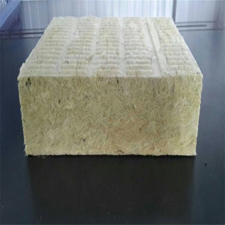 巖棉防火保溫板 外墻砂漿復(fù)合巖棉板現(xiàn)在每立方報(bào)價(jià)