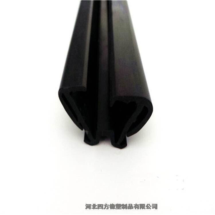 四方橡塑供應(yīng)游樂(lè)設(shè)備三元乙丙防撞條