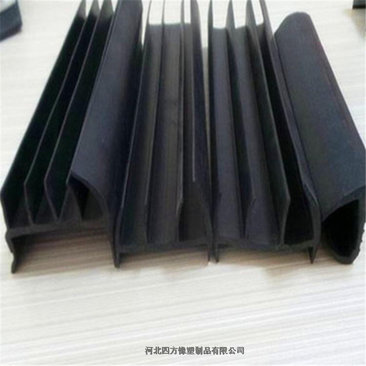 集裝箱車(chē)廂門(mén)保溫防水防撞膠條