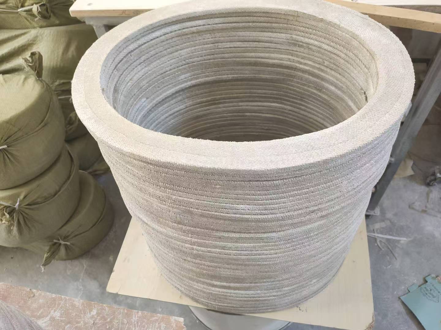 石化反應(yīng)釜法蘭密封450°C夾鋼絲涂石墨石棉墊片按圖加工