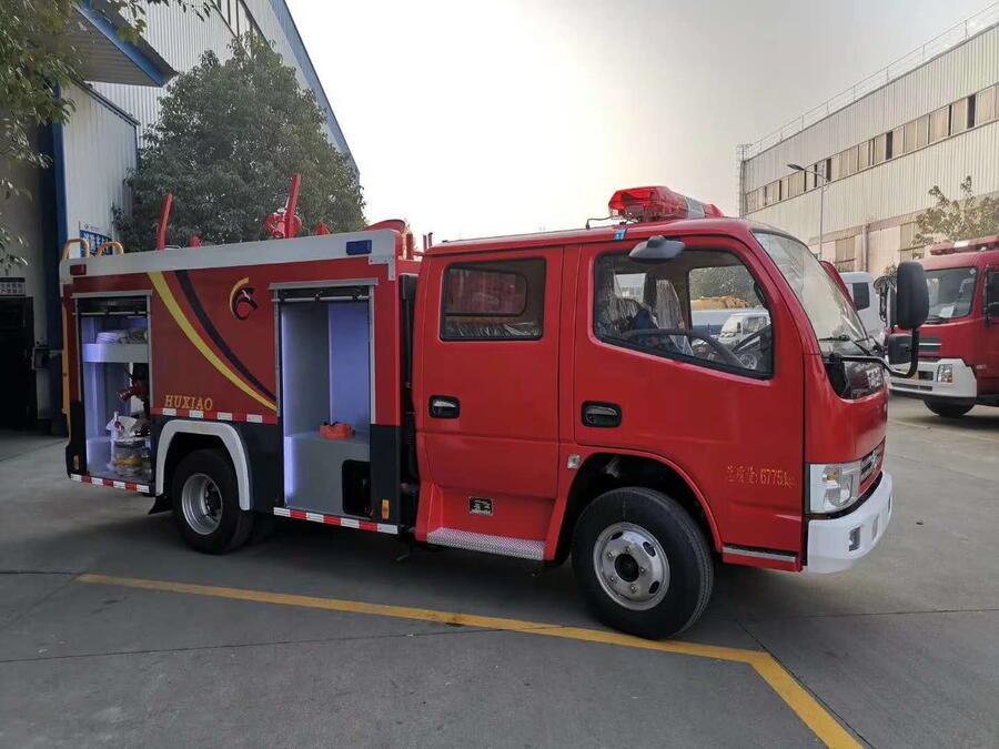 河北多利卡水罐消防車廠家報(bào)價(jià)