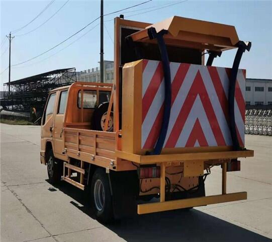 大同市生產(chǎn)廠家直供東風(fēng)防撞緩沖車(chē)  現(xiàn)在直銷