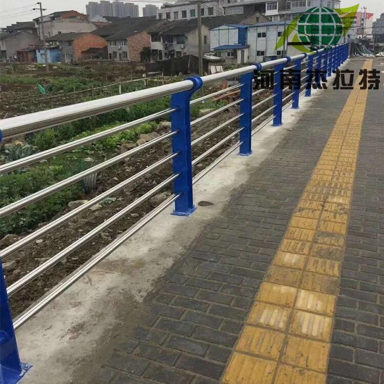 孝感不銹鋼隔離橋梁欄桿廠家