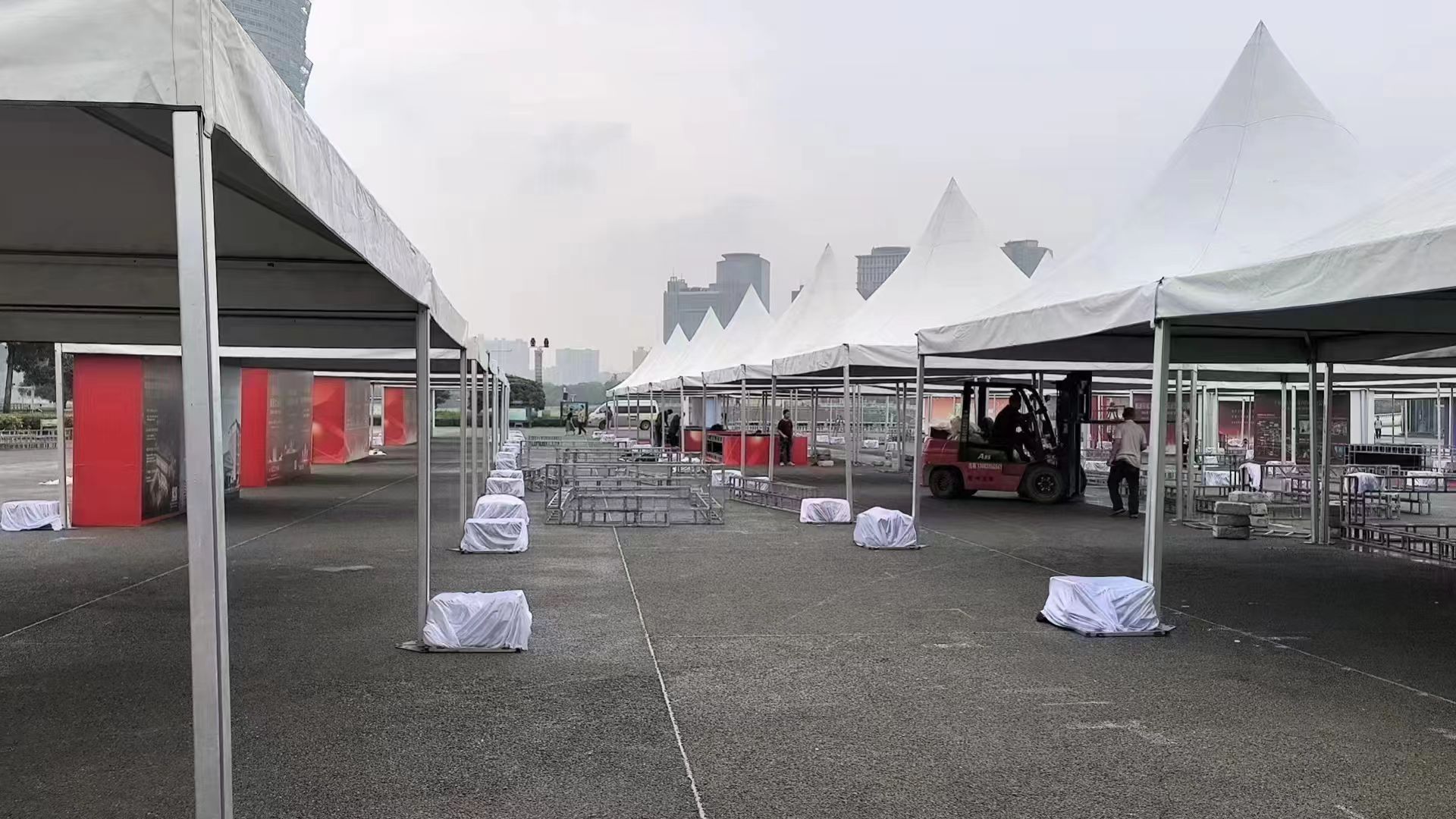 武漢5*5尖頂帳篷出租，華之熠篷房搭建，白色，紅色