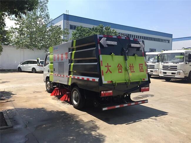 14方掃地車掃地