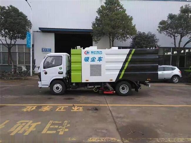 東風(fēng)吸塵車(chē)廠家圖片