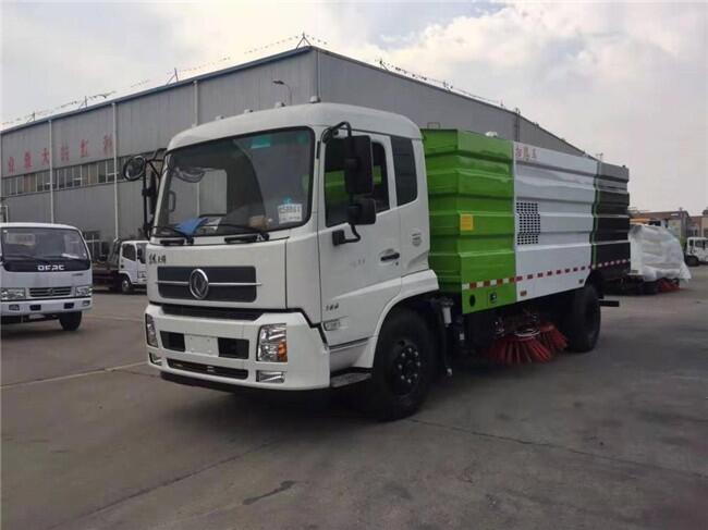 天錦掃路車(chē)到底怎樣