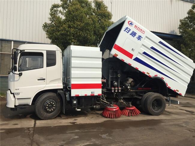 不上戶5.5方掃地車參數(shù)配置