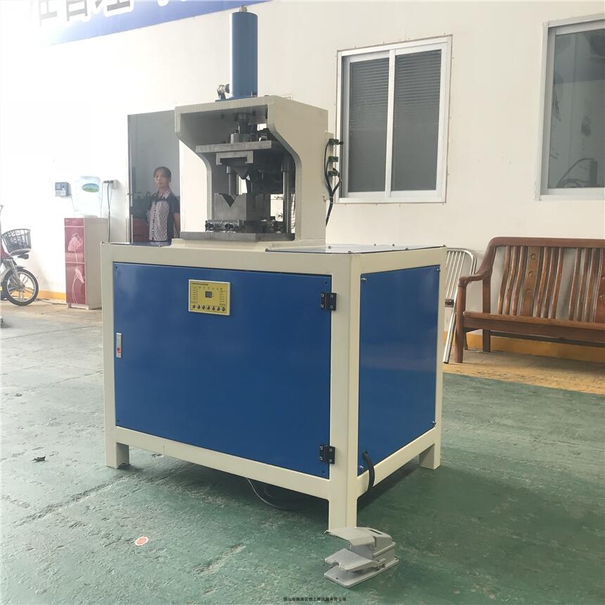 廣東南海恒之輝機(jī)械半自動(dòng)一次成型折角機(jī) 廠(chǎng)家直供