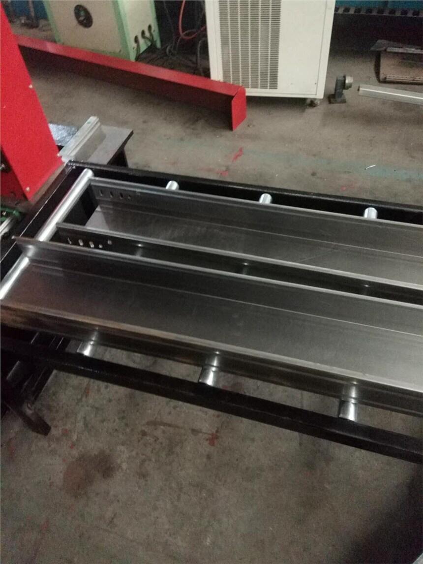 槽式電纜橋架自動(dòng)化成型機(jī)生產(chǎn)線