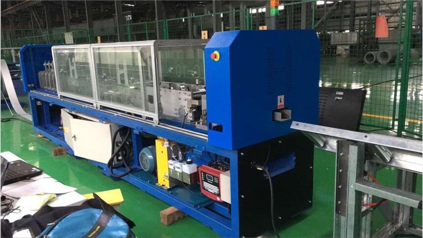 張家港冷彎成型設備輕鋼別墅龍骨機