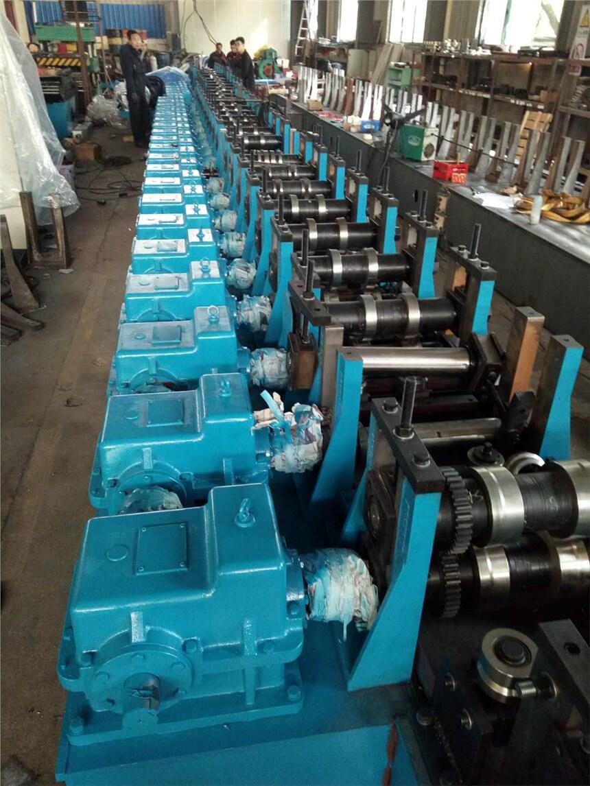 博世杰全自動(dòng)冷彎成型機(jī)設(shè)備