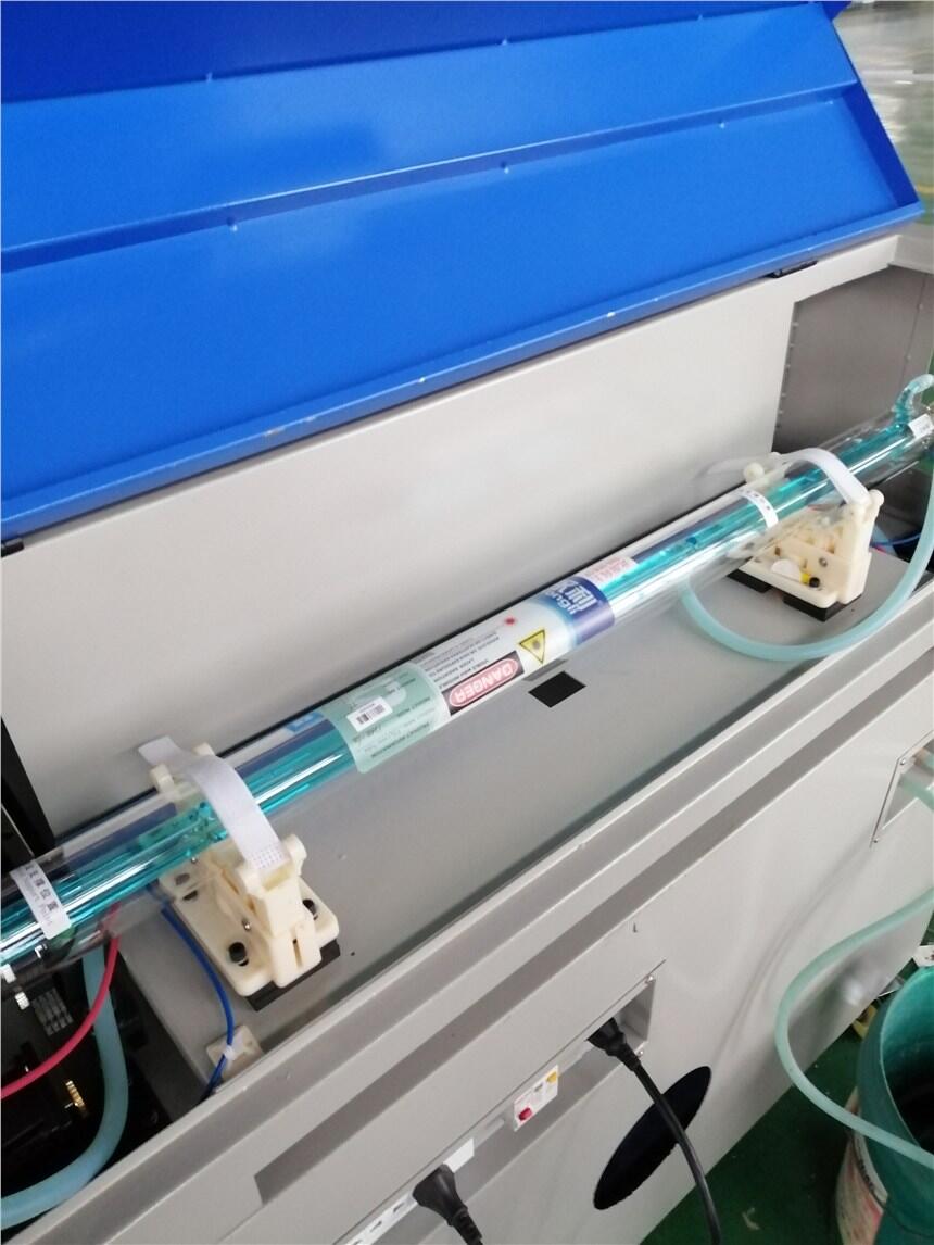 工藝品木材激光雕刻機 二氧化碳激光雕刻機