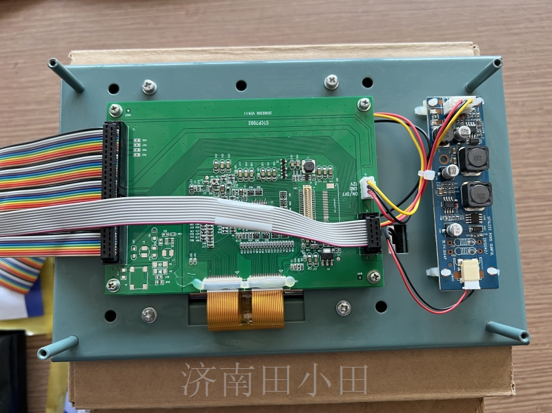 全新YR螺桿機組SMartview顯示屏總成025W43786-561可以提供安裝調(diào)試