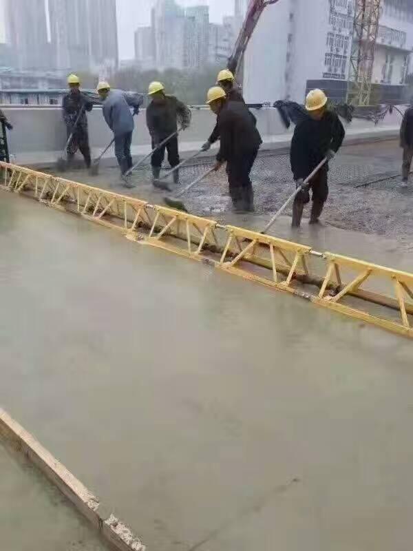 騰宇供應混凝土框架式汽油/電動整平機廠震動梁