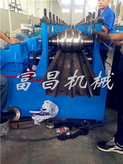 立體車庫型材生產(chǎn)設(shè)備