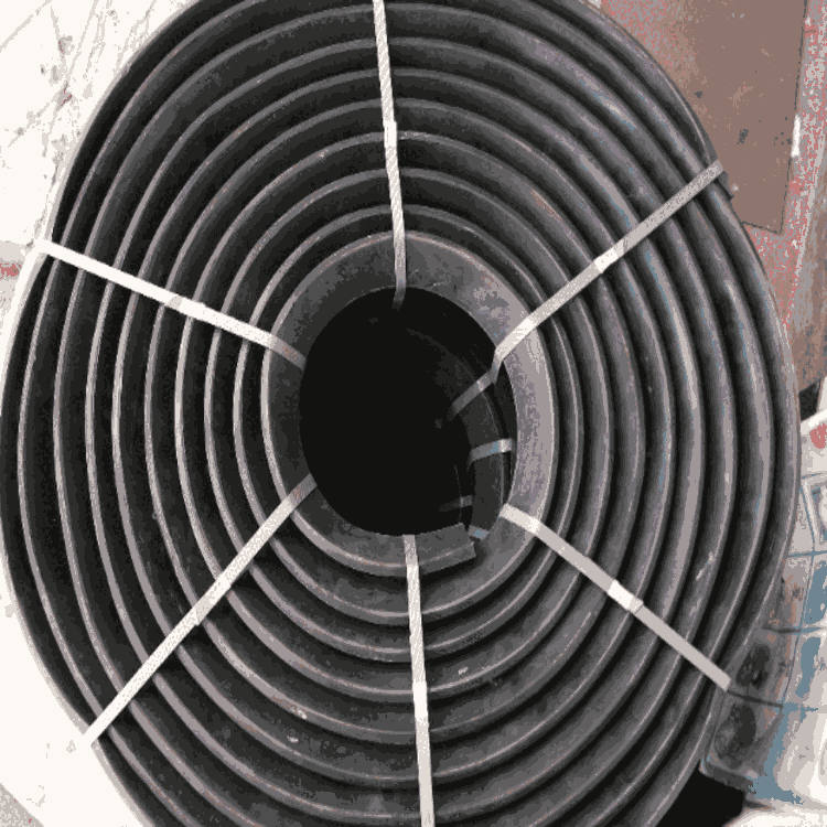 河南興宇防溢裙板輸送機配件量大從優(yōu)