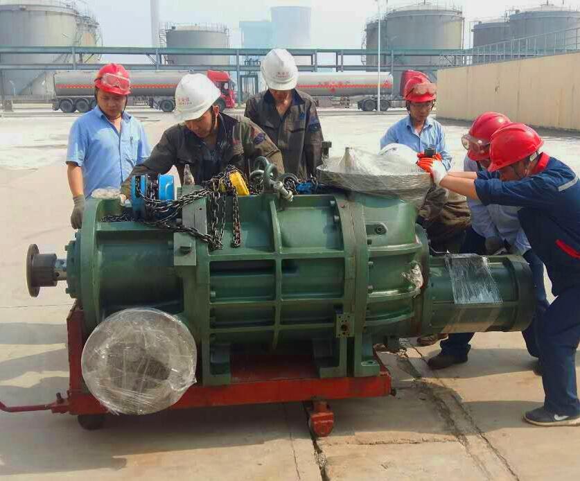 約克TDSH408XL螺桿式壓縮冷凝機(jī)組缺油維修