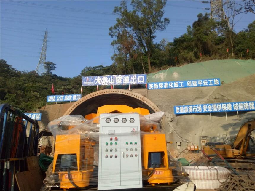 四川遂寧隧道襯砌注漿機(jī)施工方案