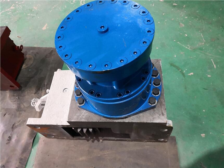 供應全新4JLC液壓緊鏈器及維修