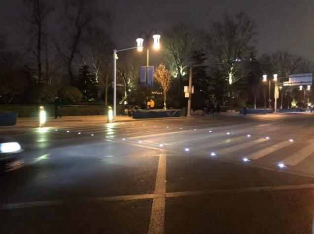 深圳立達(dá)LED地埋式道釘 智慧斑馬線(xiàn)同步道釘 人行道警示燈
