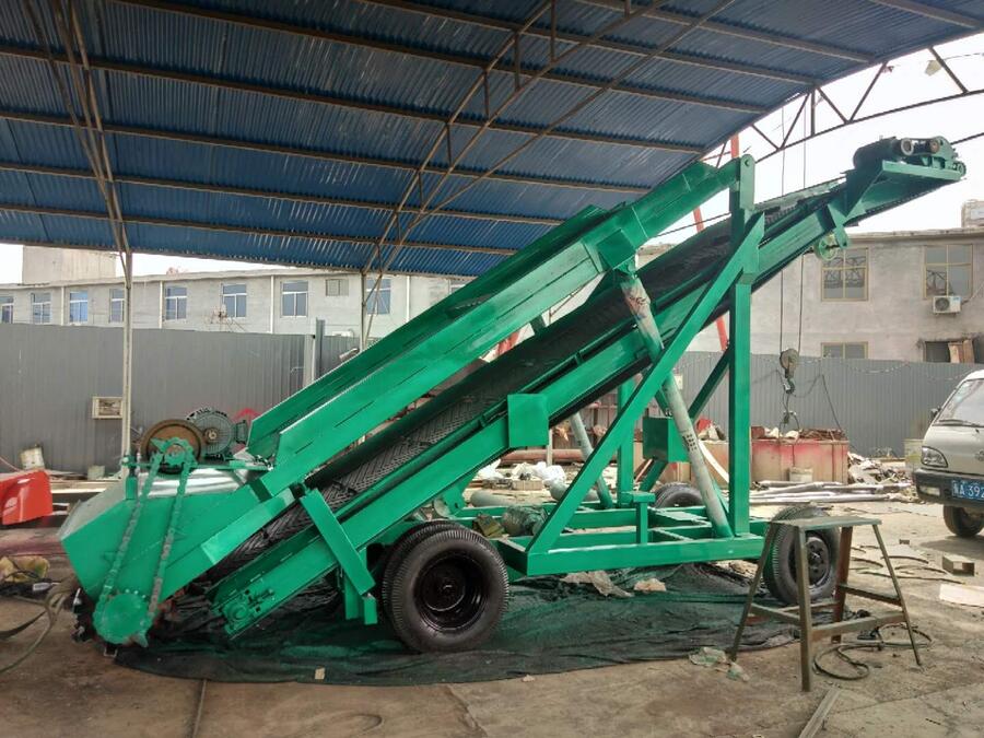 青貯飼草高空取料機(jī)  青貯池自動(dòng)取草車
