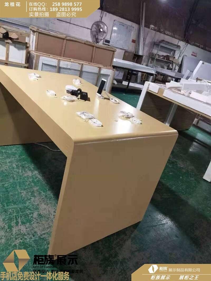 華為3.5體驗(yàn)店整店展臺(tái)制作  木紋3.5靠墻邊柜