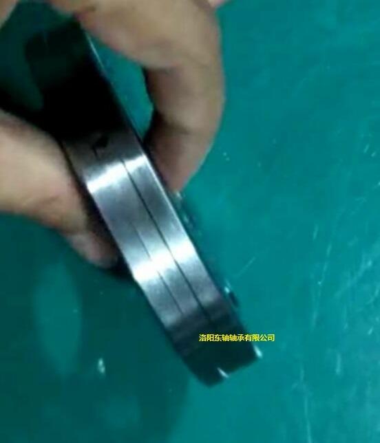 呼和浩特市生產的高端精密軸承RU85（G）型號交叉滾子軸承重量0.96Kg