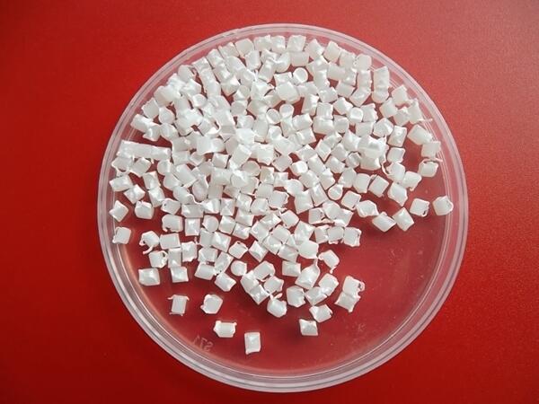 （塑料開(kāi)口母粒）、（爽滑母粒）、（PE吹膜開(kāi)口母粒）