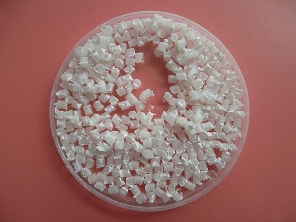 （開口爽滑母料）、（TPU爽滑母料）、（塑料開口母粒）