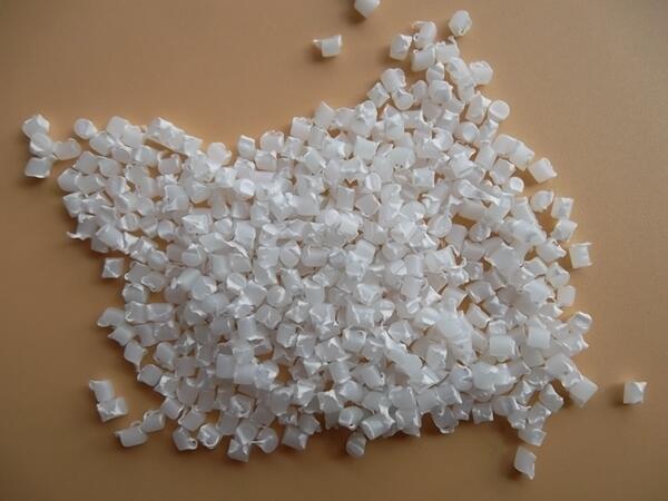 （抗粘連母粒）、（開(kāi)口爽滑母料）、（塑料開(kāi)口母料）