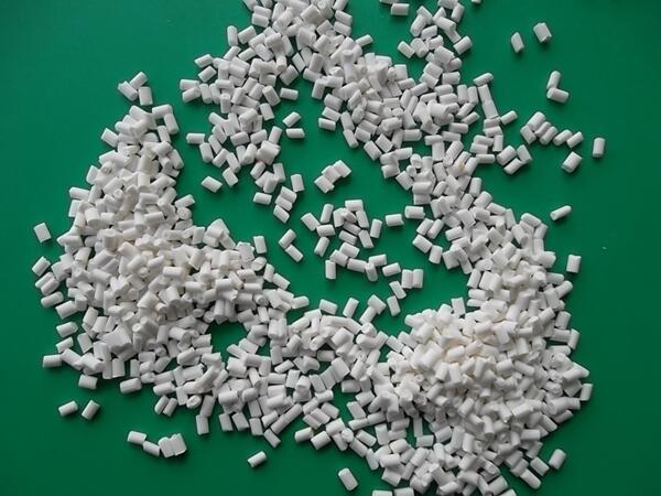 【溴銻阻燃母料】、【聚乙烯薄膜阻燃劑】、【尼龍阻燃母?！? title=