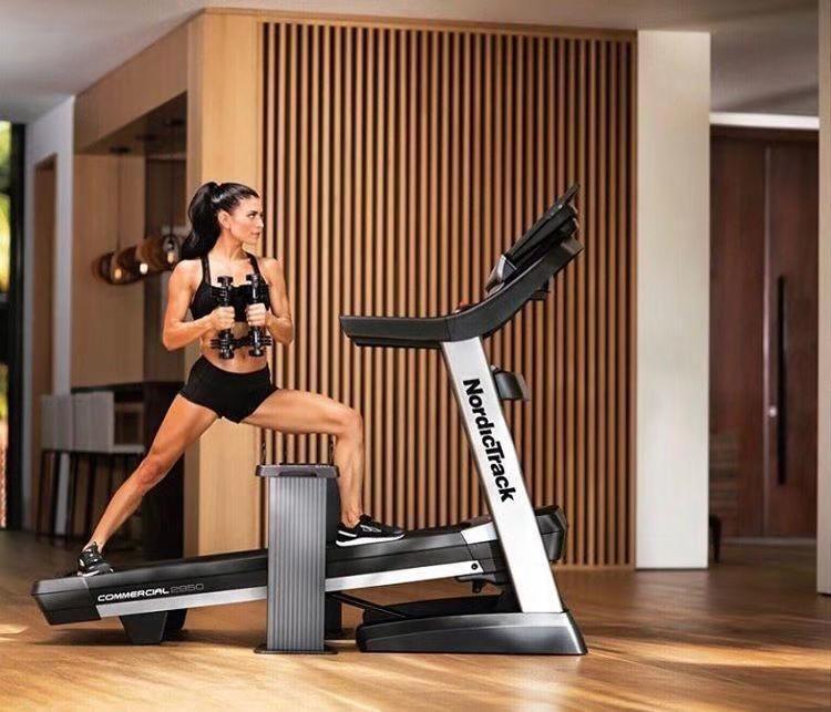 愛康跑步機新玩法，讓跑步機不在成為晾衣架