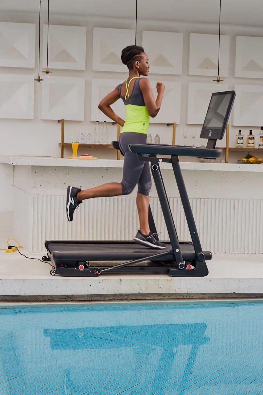 大連智能折疊跑步機(jī)超高清顯示屏木衛(wèi)六