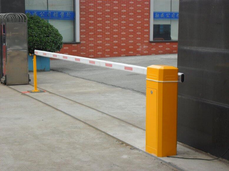 張家港市本地廠家車(chē)牌識(shí)別停車(chē)場(chǎng)智能收費(fèi)系統(tǒng)整套無(wú)人值守一體機(jī)道閘欄桿