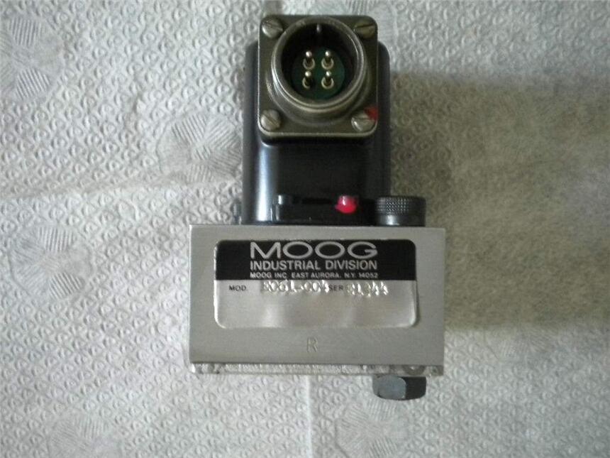 MOOG 換向閥 D663