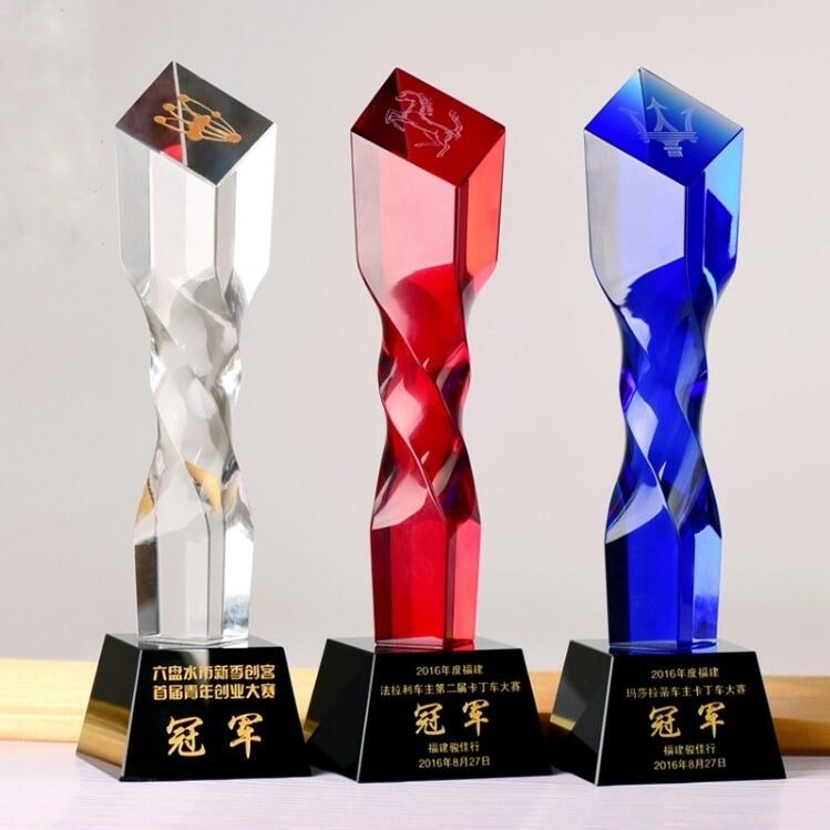 湖南定做水晶獎杯廠家，湖南企業(yè)優(yōu)秀新人獎杯制作