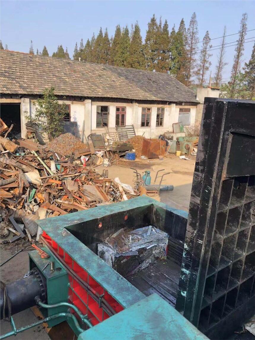 廠家直銷廢鐵皮彩鋼瓦液壓打包機(jī)