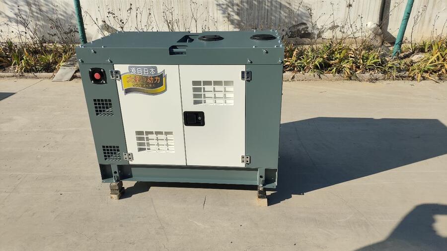 20千瓦柴油發(fā)電機(jī)組 四缸水冷 工作溫度穩(wěn)定