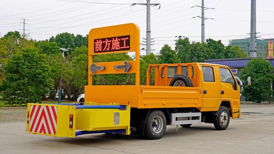 防撞緩沖車租憑 高速安全防撞車 曼力西防撞緩沖墊