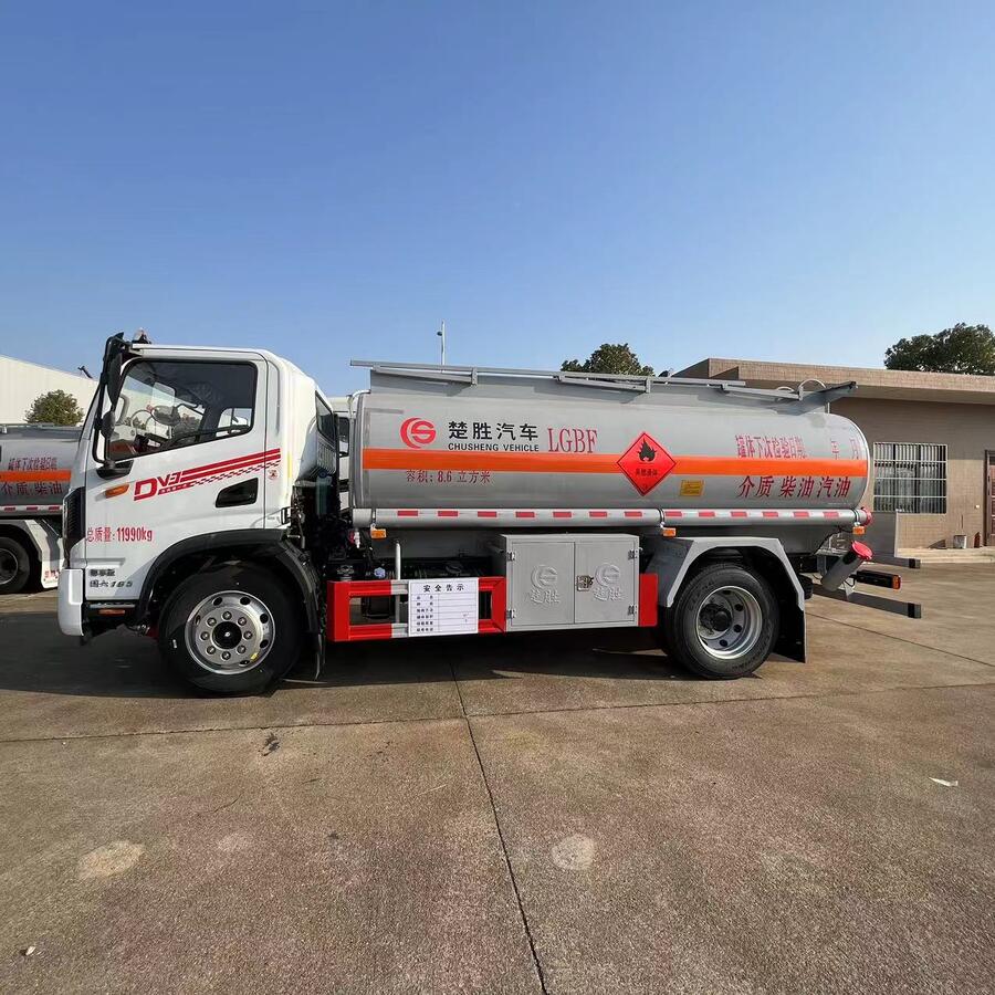 余江東風(fēng)華神dv3油罐車6噸運油車