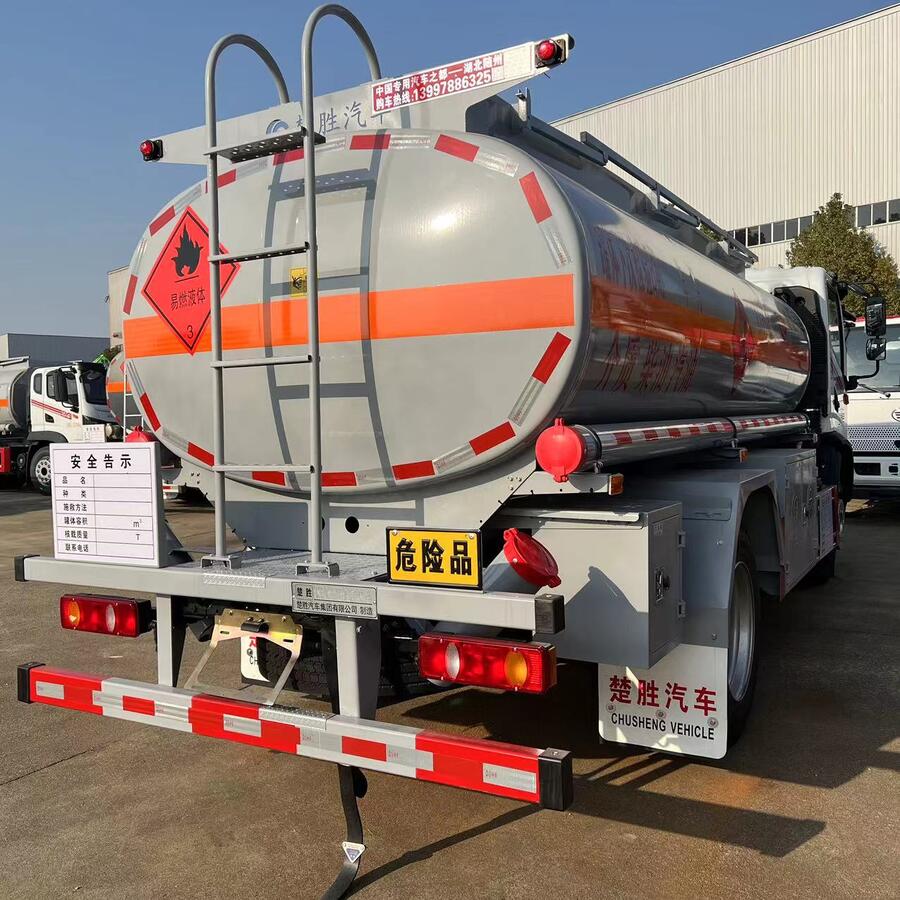 宿城東風(fēng)華神dv3油罐車8噸運(yùn)油車