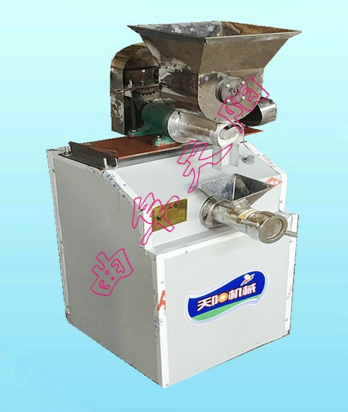 休閑多味麻辣條機(jī)膨化牛筋面機(jī)辣片機(jī)廠(chǎng)家